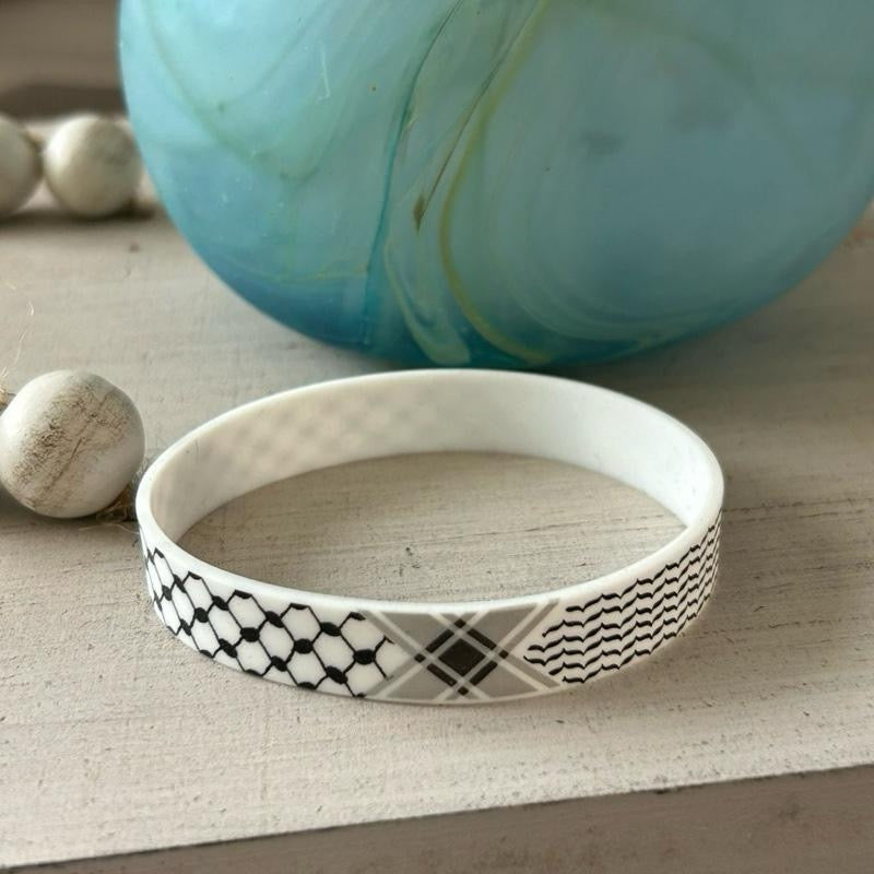 Silicone Keffiyeh Bracelet – Red or White Wristband